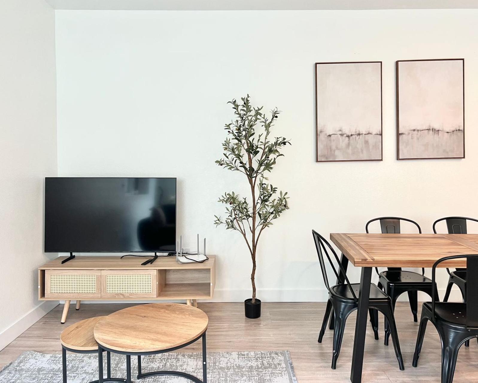 فندق Chic Urban Retreat In Heart Of La, Steps From Attractions! لوس أنجلوس المظهر الخارجي الصورة